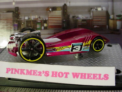 2017 SUPER ULTIMATE GARAGE Exclusive DUEL FUELER Magenta/white; LOOSE Hot Wheels