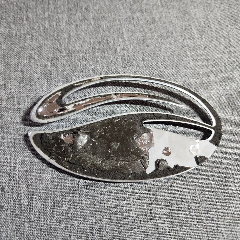 Genuine Saturn Fender Emblem - OEM Chrome Badge For Vue, Ion, LS, SC (Used)