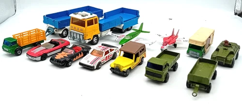 JOB LOT OF MATCHBOX / LESNEY Die-Cast Vehicles inc: Horse-Box, Jeep, Pontiac