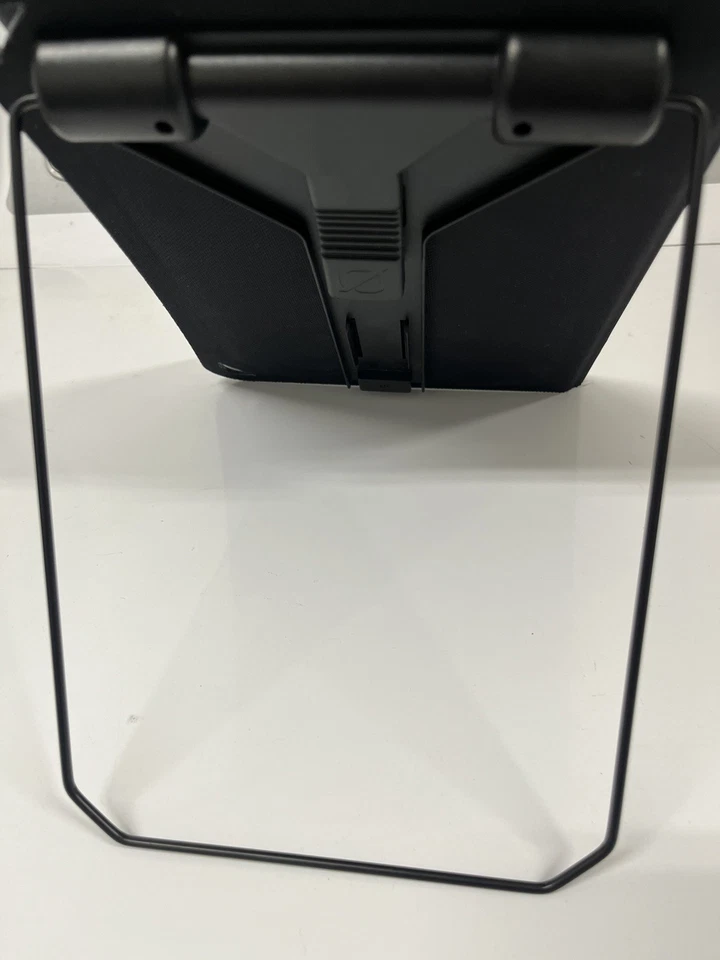 Cargador de panel solar Goal Zero Nomad 10 para mochileros senderismo/camping Foto 4 de 4