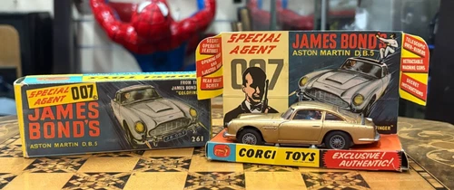 Lovely Vintage Corgi Toys 007 James Bond Aston Martin DB5 No 261 Boxed A411