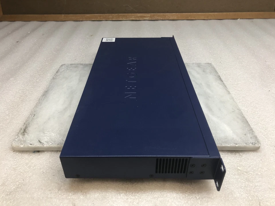 NETGEAR ProSafe GS724T Gigabit Managed Smart Switch 24x Ethernet GB 2x SFP - Image 3 of 4