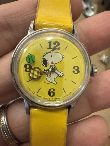 1958c 1970s Timex Snoopy Tennis Yellow MYSTERY BALL wristwatch - Vintage working
