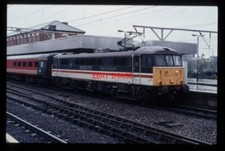 PHOTO  CLASS 86 LOCO NO 86253 AT STOCKPORT RAILWAY STATIN 19999
