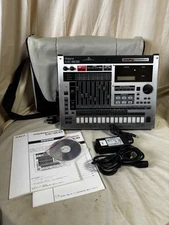 Roland MC-808 Sampling Groovebox w/ bag, power supply