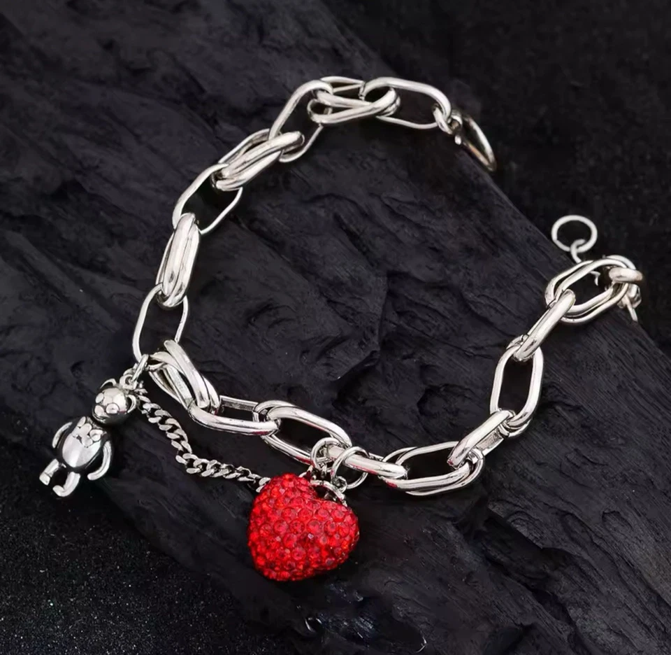 Dickes Armband Silberner Metall - Erdbeere Charms- Damen Schmuck 🍓 - Bild 2 von 4