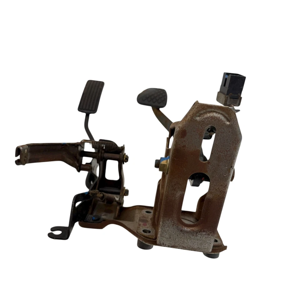 1999 Honda Civic 4 Door Sedan 5 Speed Clutch Brake Gas Accelerator Pedal 96 97 - Image 3 of 4