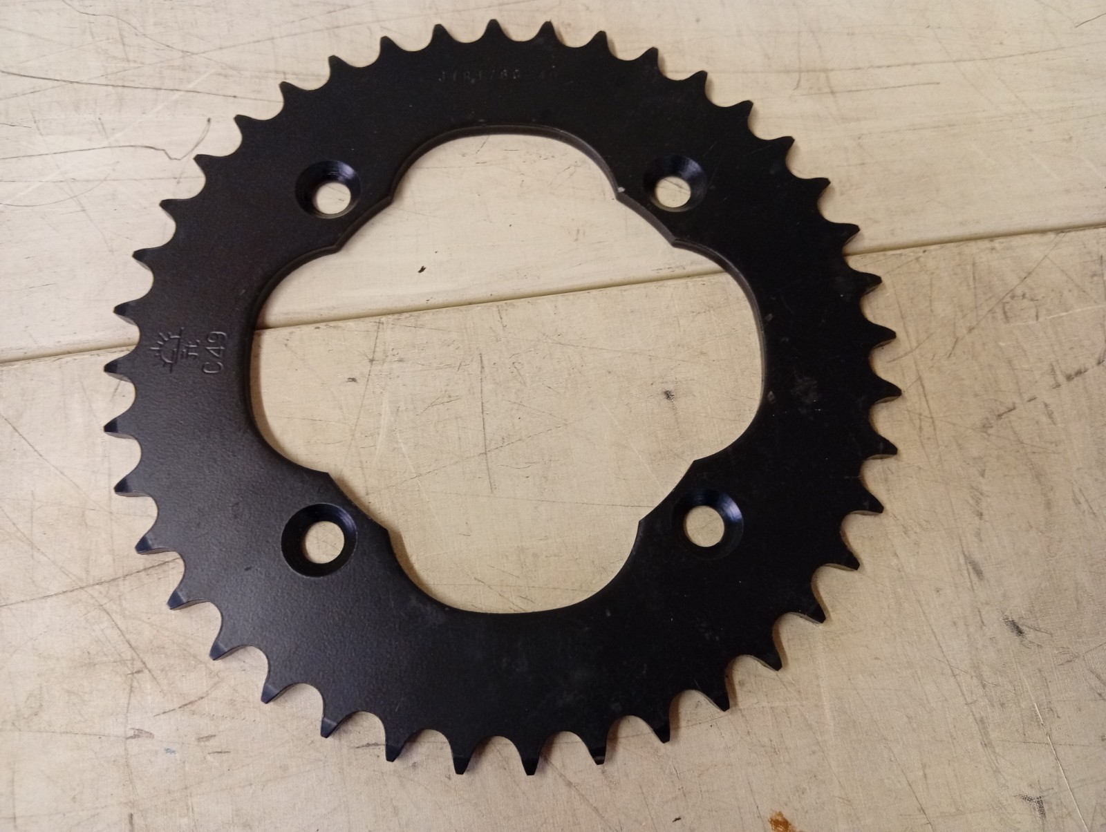 Couronne arrière quad JTR1760-40 pas 520 Suzuki LT-Z 400 et LT-R 450