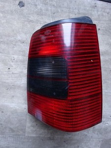Golf III Kombi Rücklicht hinten rechts 1H9945112.