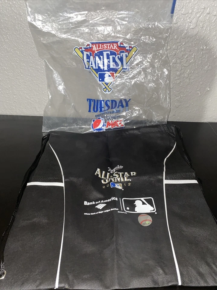 mlb all star backpack AND AN ALL STAR PIN TO MATCH - Image 2 of 4