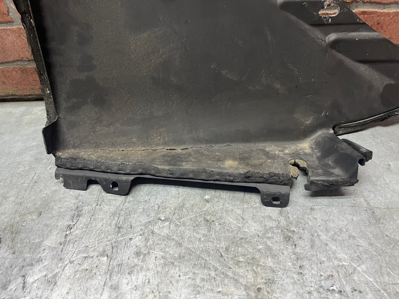2015 McLaren 650S Rear Left Driver Side Splash Shield Panel 11A6901CP
