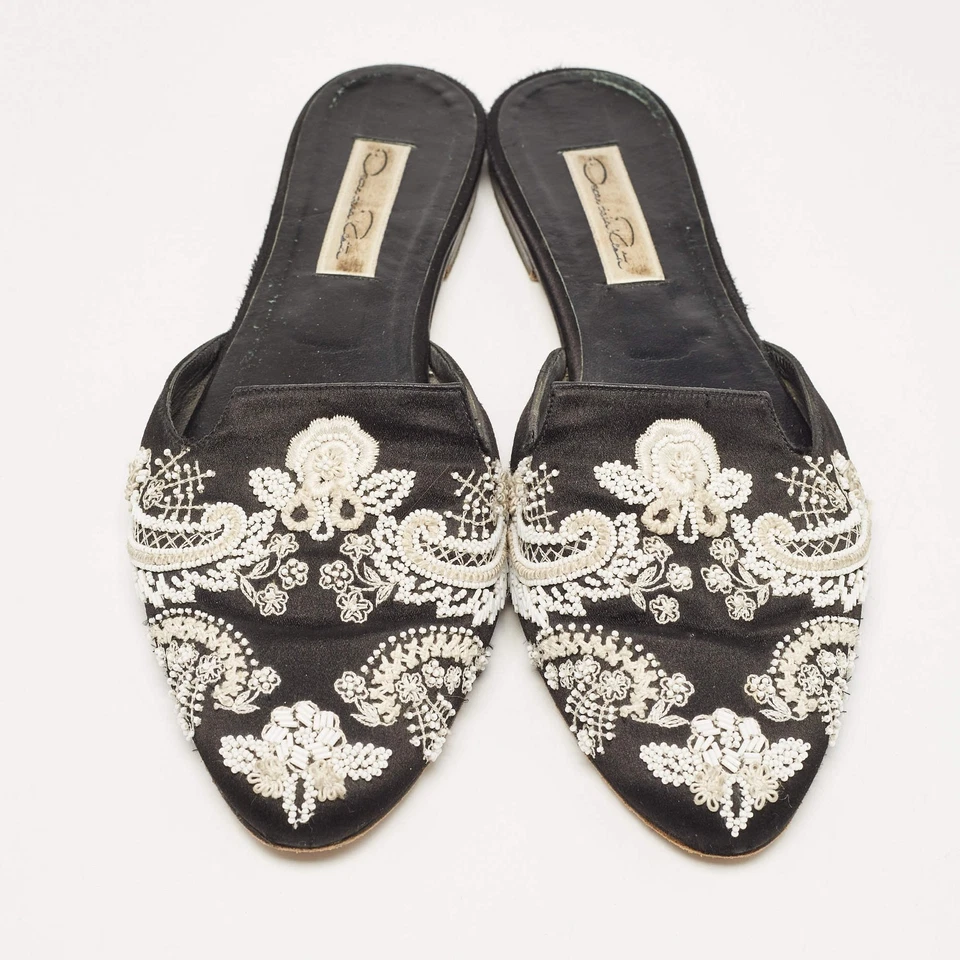 Mula plana Oscar de la Renta negra satinada adornada talla 39 Foto 3 de 4