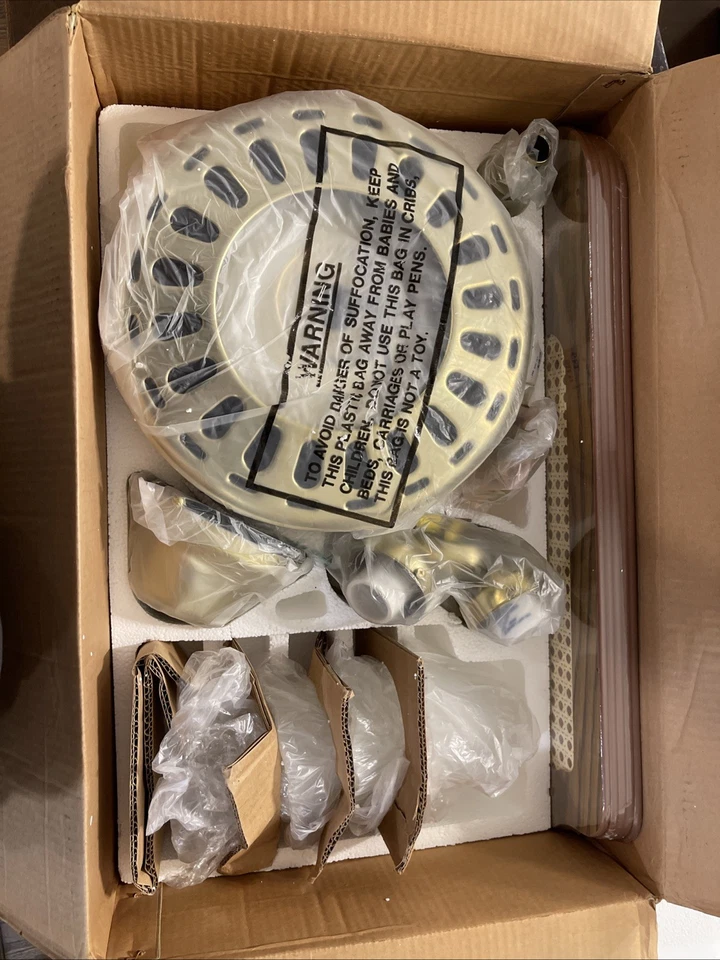 1980s Crest 4500 Series 52” Wood Grain Blade Ceiling Fan Light with Bright Brass - Image 4 of 4