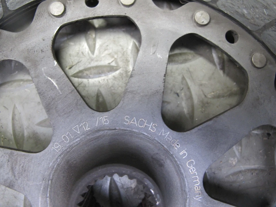 02-04 PORSCHE 911 996 M/T G96.01 SACHS DISCO EMBRAGUE VOLANTE PLACA DE PRESIÓN JUEGO Foto 3 de 4