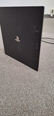 Sony PlayStation 4 Pro 1TB  - inkl. Zubehörpaket (Controller, Spiel, Ladegerät)