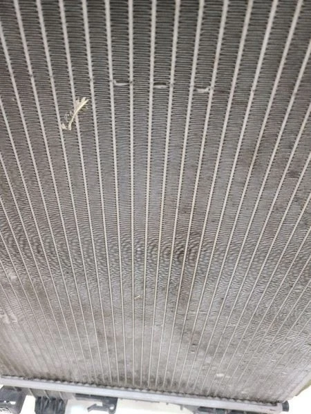 2005 06 2007 FORD  FIVE HUNDRED 3.0L  Radiator  5F9Z8005AA - Image 4 of 4