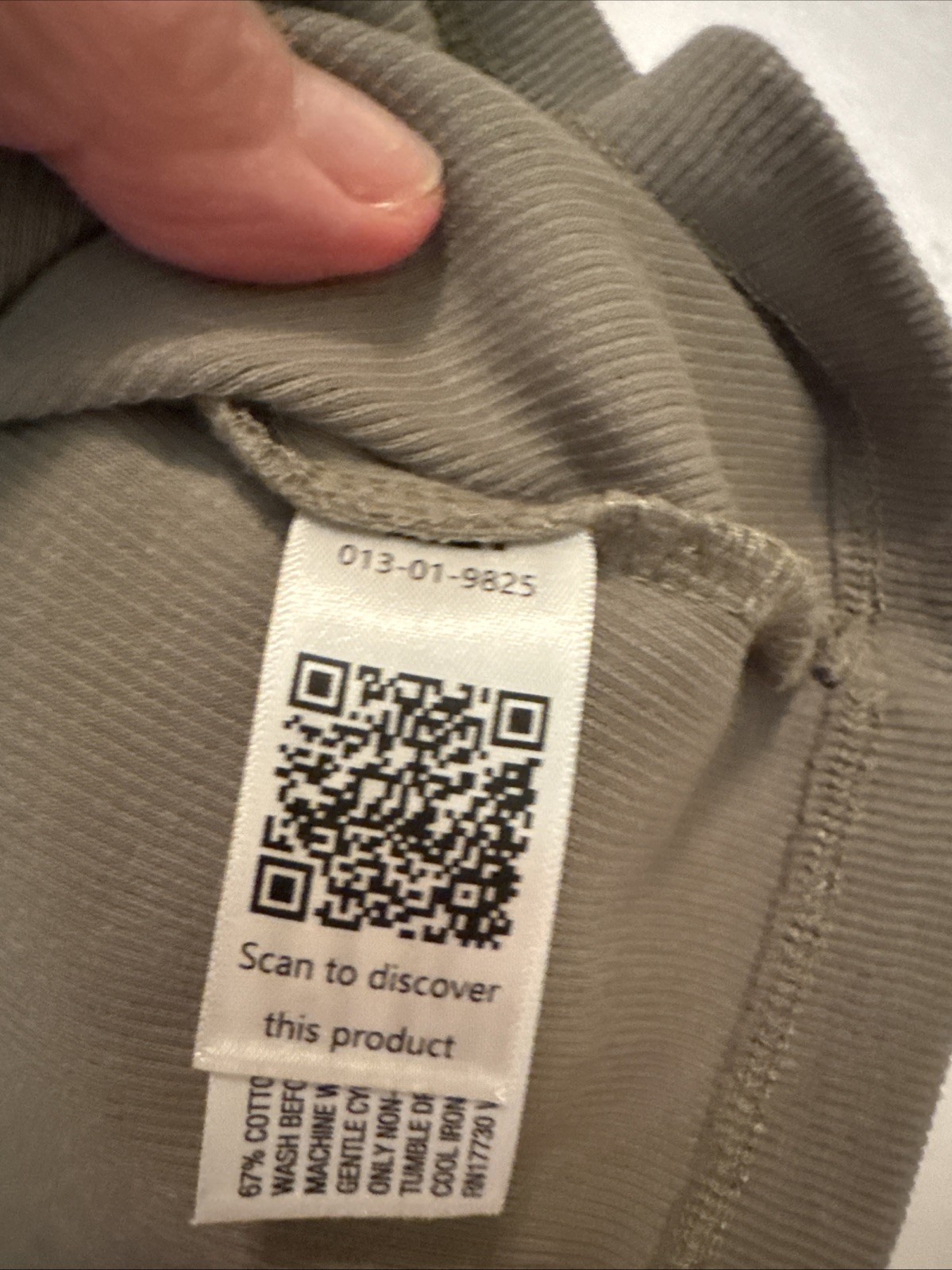 Universal Thread Button Down  Ribbed Tee Size L - image 6