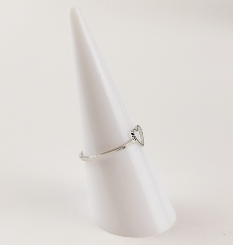 Heart Ring Silver Color Sizes 7 8 9 10 & 11 Fashion Jewelry - Picture 4 of 4