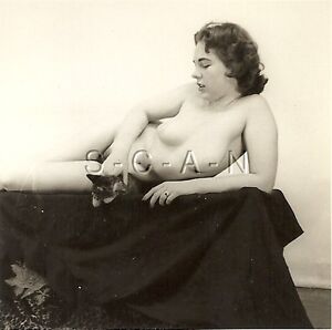 Details about Original Vintage 1940s-50s Artistic Camera Club Nude RP-  Woman Holds Cat- Kitten