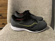 Size 10.5 - Men’s Saucony Guide 14 Black Running Shoes!