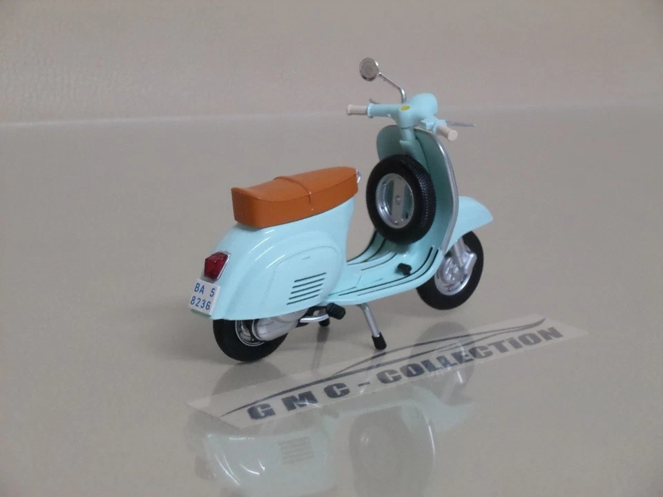 PiAGGiO VESPA 50N 1969 ACQUA MARINA BLUE SCOOTER MOTO NOREV 1/18 - Immagine 2 di 3