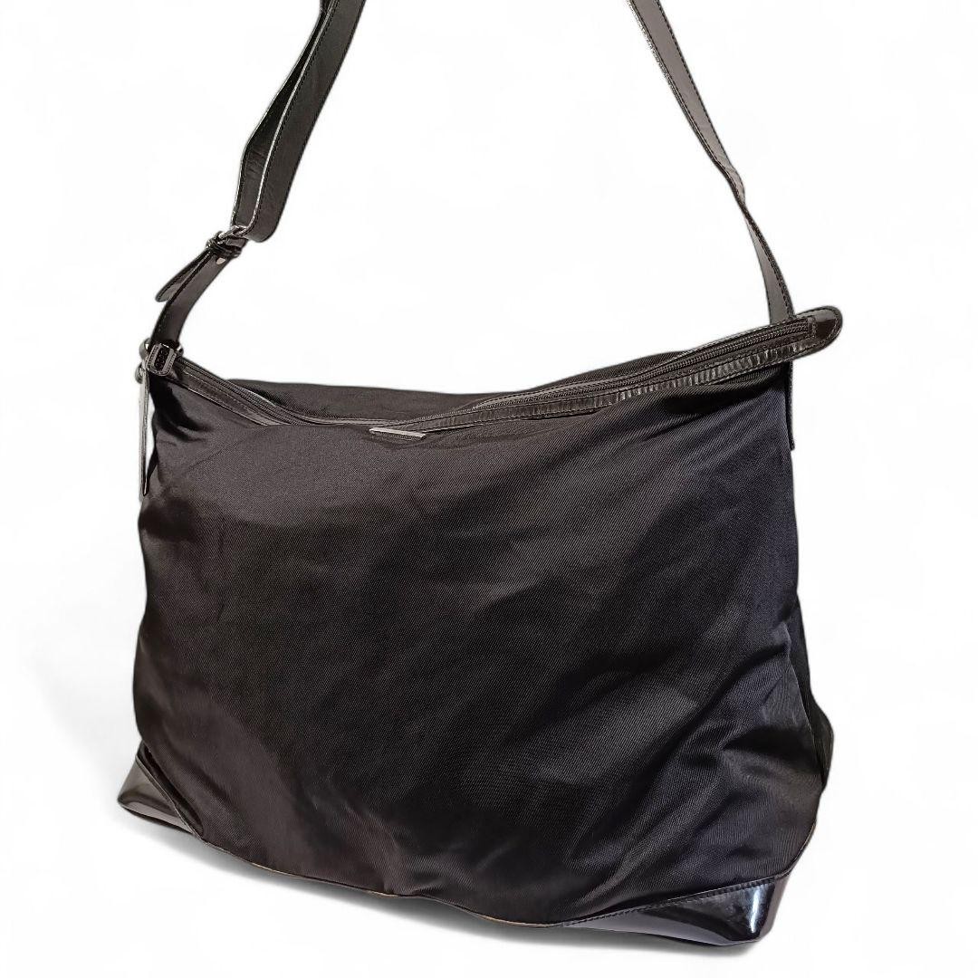 Gucci Black Canvas Tote Bag Spacious Pre-Owned Luxury