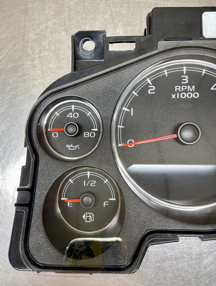 2007 - 2014 GMC YUKON Speedometer cluster OEM unknown mileage - Image 4 of 4