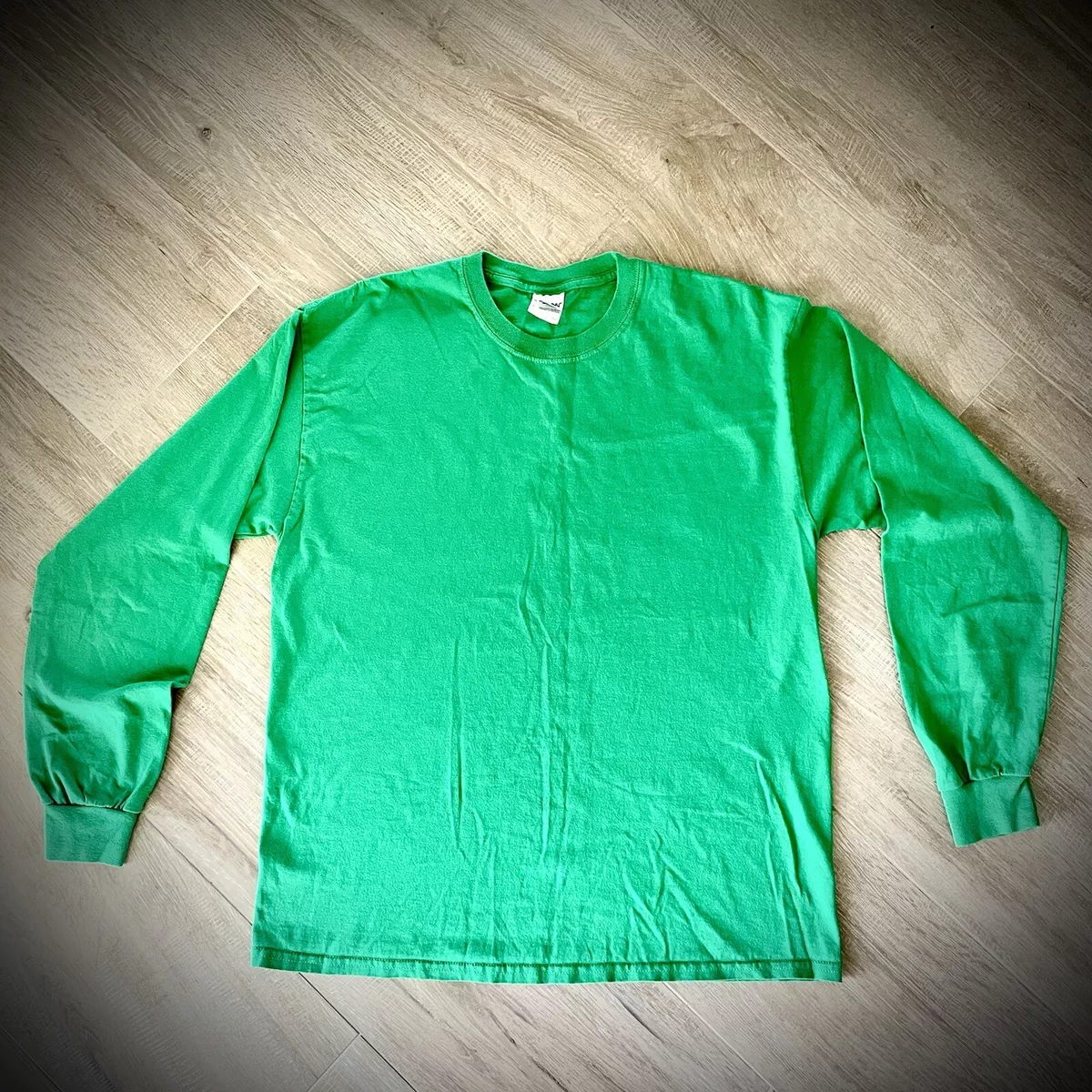 Kelly green long sleeve deals shirt