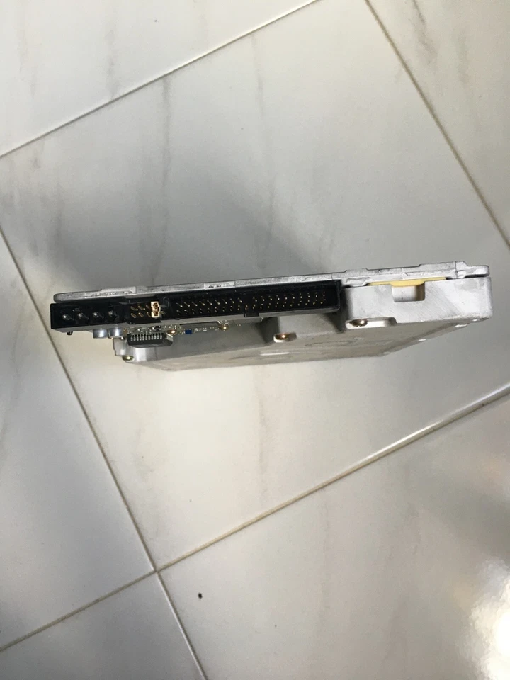 Hard Disk Quantum Bigfoot ACY3 0500 – 5.0 GB IDE 5.25 - Immagine 4 di 4