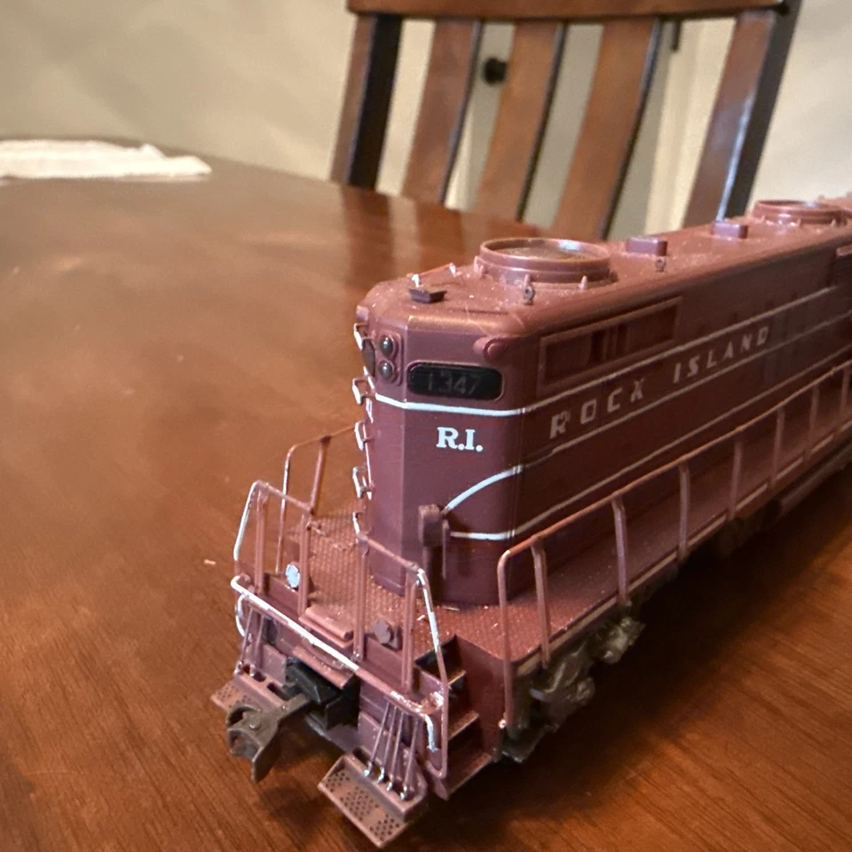 N Life-Like GP18 Diesel Loco Train No.7110 Rock Island RI #1347. - Image 3 of 4