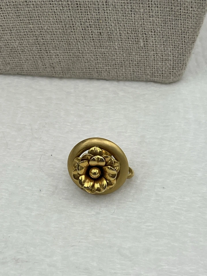 Collar y pendientes Michael Kors vintage de flores rellenas de oro de 14 pulgadas Foto 2 de 4