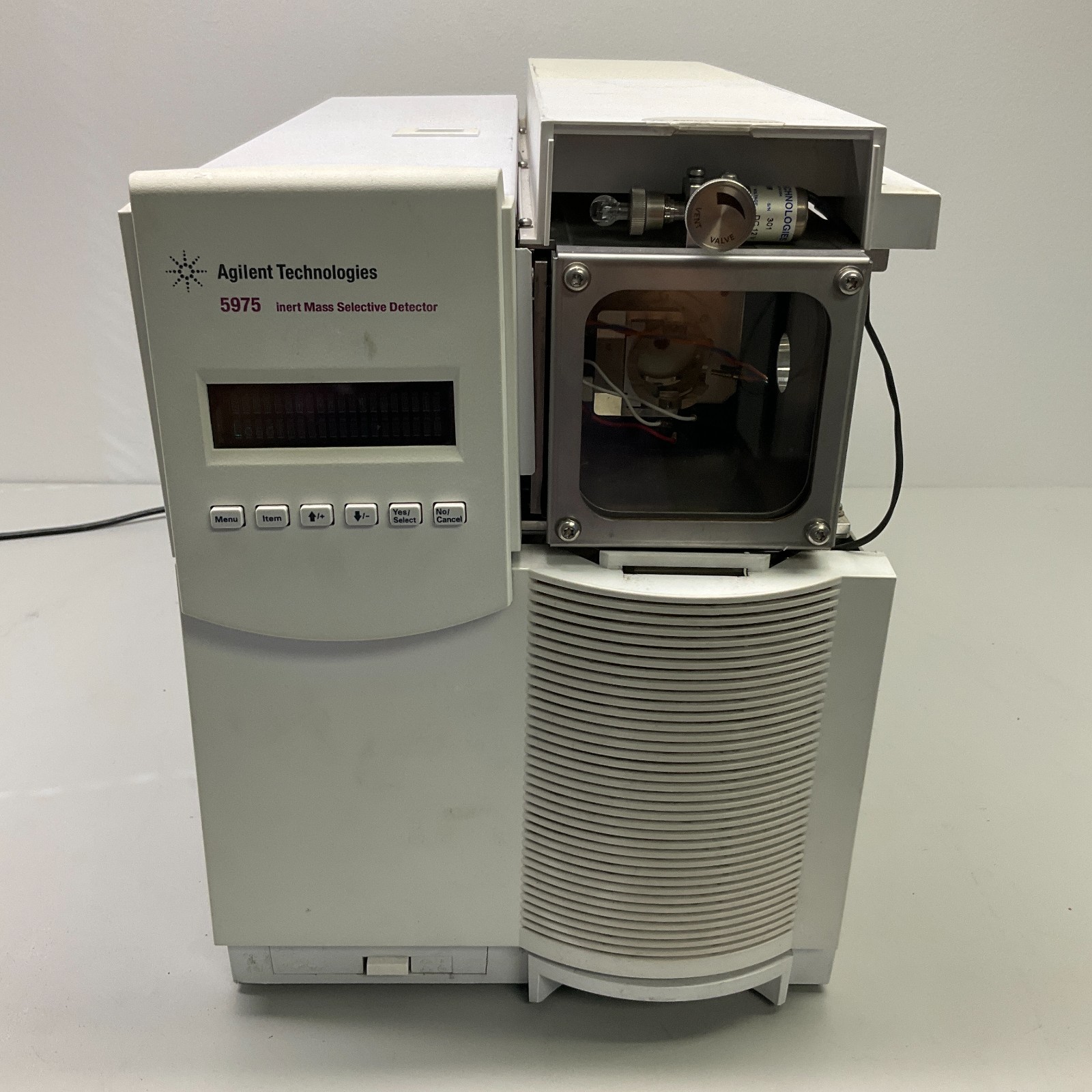 Agilent 5975 Inert Mass Selective Detector FOR PARTS ONLY AS IS READ ISSUE