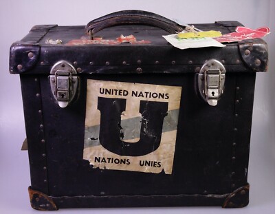 UNITED NATIONS, VINTEN 2. WK Kamerakoffer für VINTEN 35 mm  K  NORMANDY (X 699)