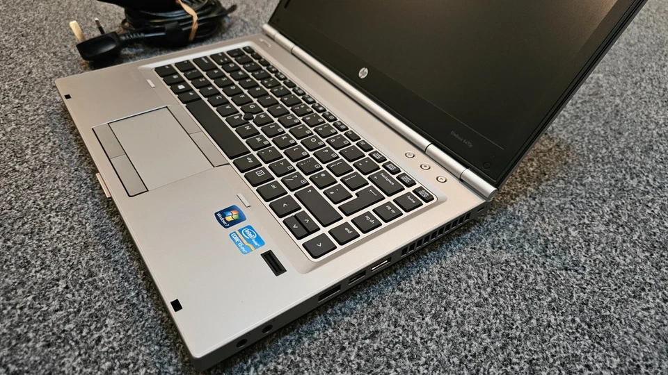 HP EliteBook 8470p LAPTOP Won't Turn On, For parts or not working-NO RAM-NO HDD - Image 3 of 4
