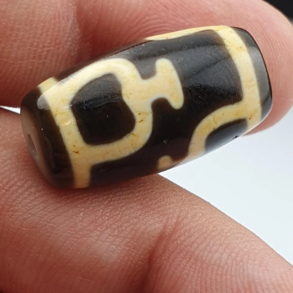 Treasure vase unique pattern himalayan tibetan agate dzi bead amulet - Image 2 of 4