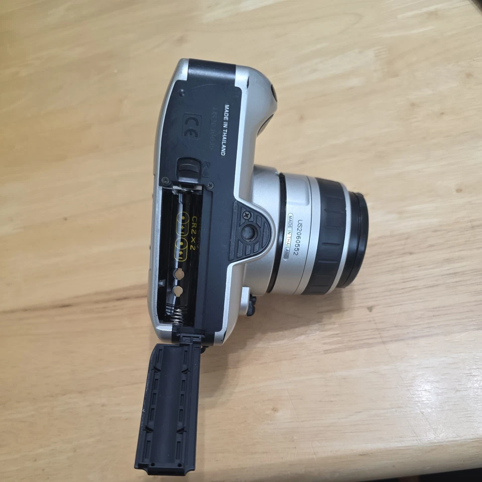 尼康 Pronea S 相机带镜头和盖通电。 — 第 4/4 张图片