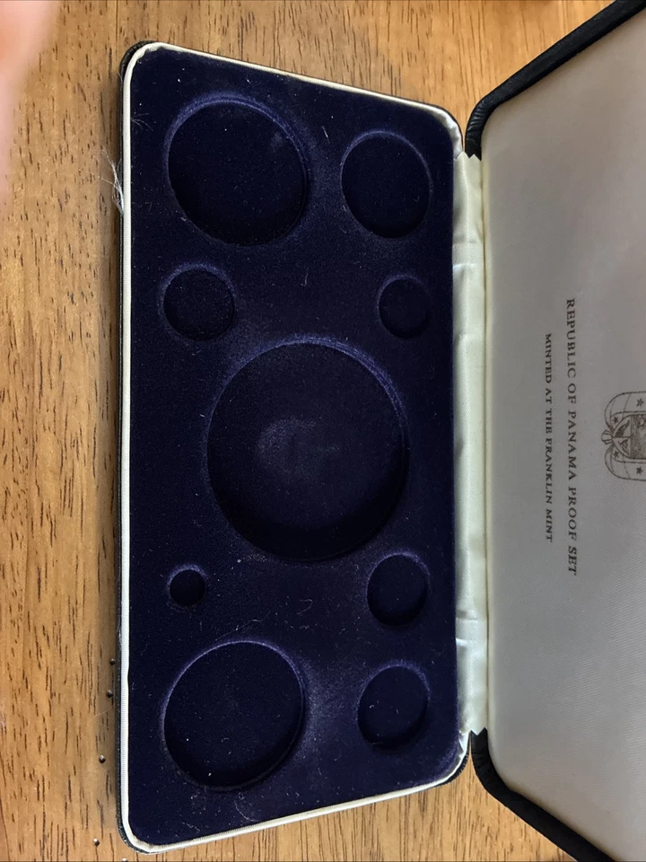 1978 Coinage of The Republic of Panama Nine Coin Proof Set Silver.925 - Image 3 of 4