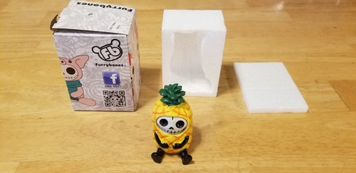 FURRYBONES Pina the Pineapple Figurine Skull in Costume in box