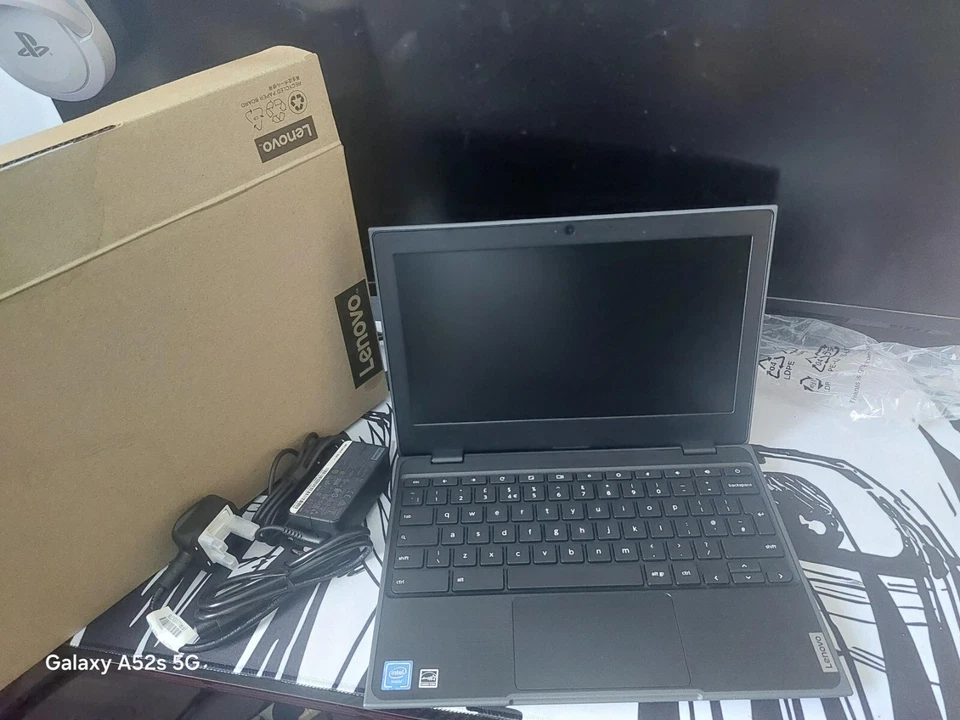 Brand New Lenovo Black 100e Chromebook 2nd Gen| 11.6" 4GB / 32GB EMMC - Image 2 of 4