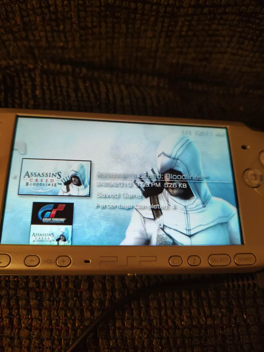  PSP 3000 Limited Edition Assassin's Creed: Bloodlines  Entertainment Pack- White : Video Games