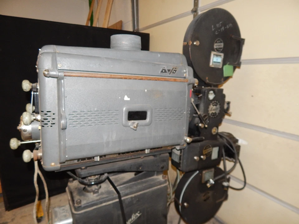 PROYECTOR DE PELÍCULAS SIMPLEX E-7 WESTERN ELECTRIC 35 MM VINTAGE (#4195) Foto 3 de 4