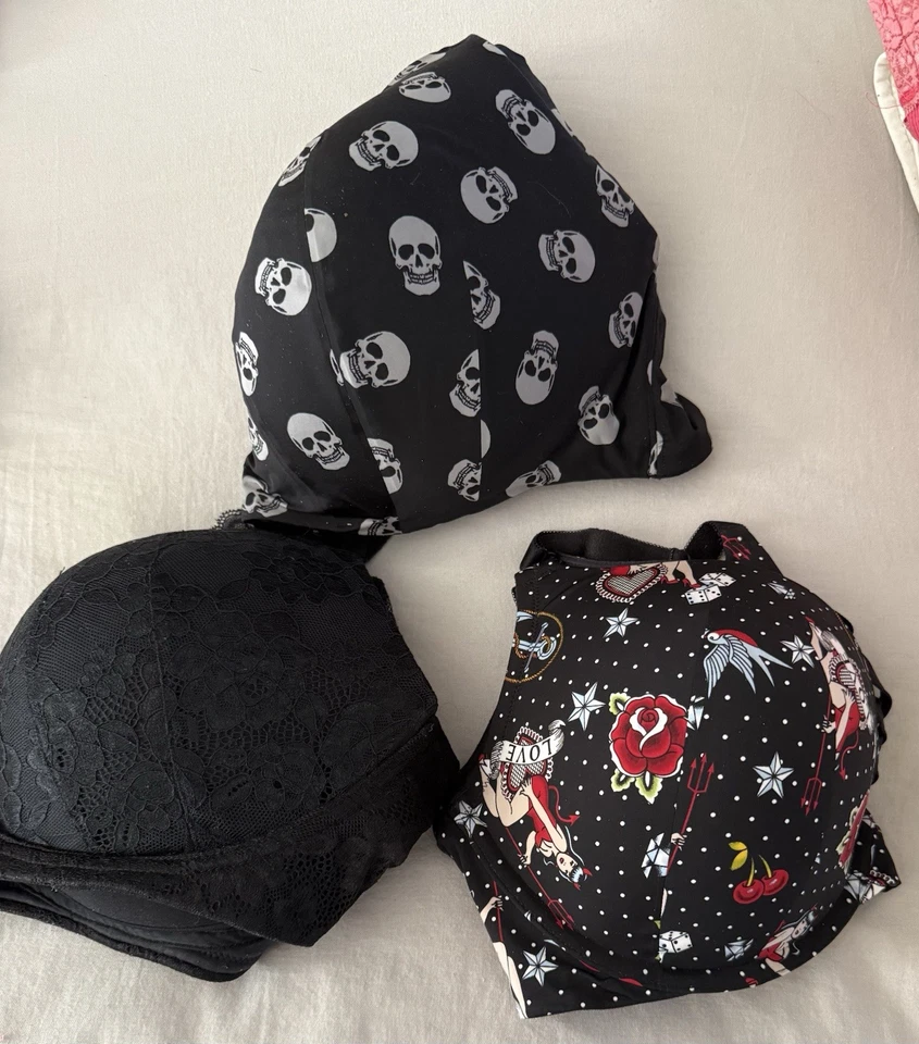Lote De 7 Brazaletes Torrid & Third Love 42D Calaveras Rockabilly Negro Encaje Rojo Tostado Lila Foto 2 de 4