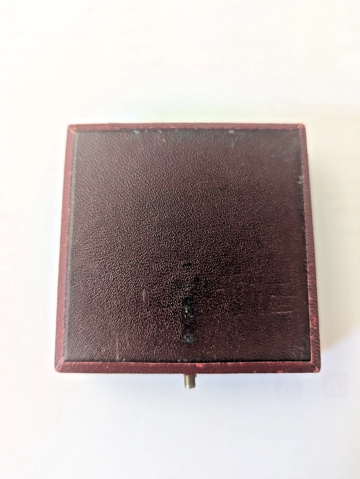 Muhammed Zahir Shah 8 Grams Gold 1960 UNC Afghanistan Presentation Coin Rare - Image 4 of 4