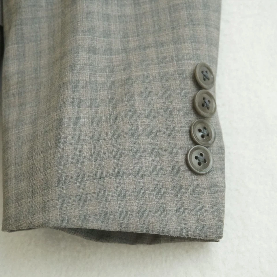 Armani Collezioni Made In Italy Gray Plaid Blazer Mens S Line Sport Coat 40R US - Image 3 of 4