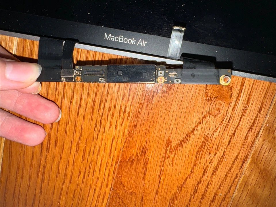 Complete Genuine 2018 Apple OEM Macbook Air Screen | Silver (Used, Broken) - Image 2 of 4