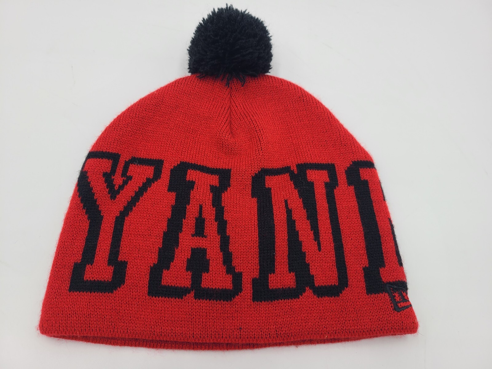 New York Yankees New Era Pom Beanie Winter Knit Hat Stocking Cap MLB Red Black