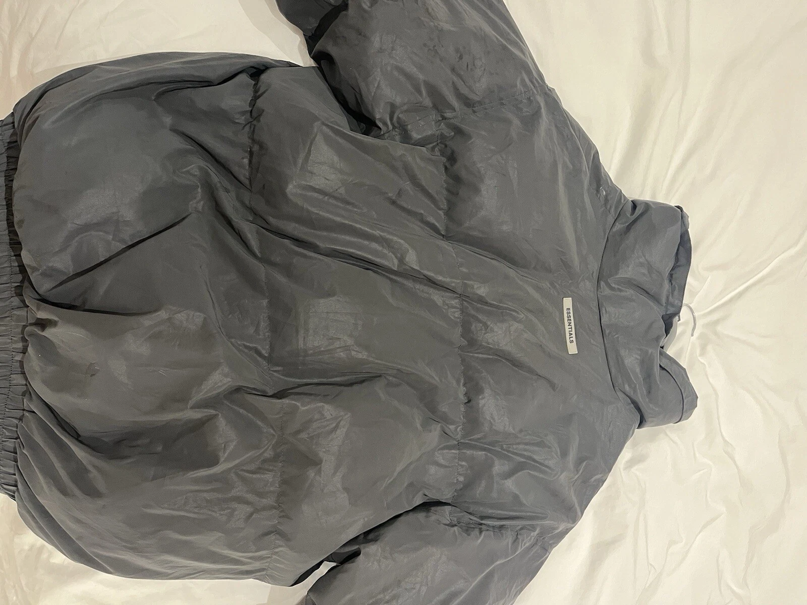 ESSENTIALS PUFFER JACKET