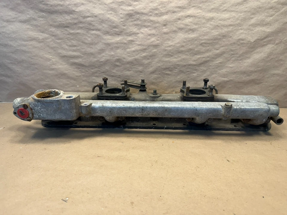 Coletor de admissão Jaguar XK150 fabricante de equipamento original C14809A - Imagem 3 de 4