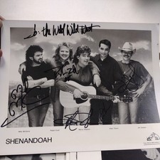 Shanendoah Hand Signed 8"x10" RCA Promo Photo Head Shot Autograph