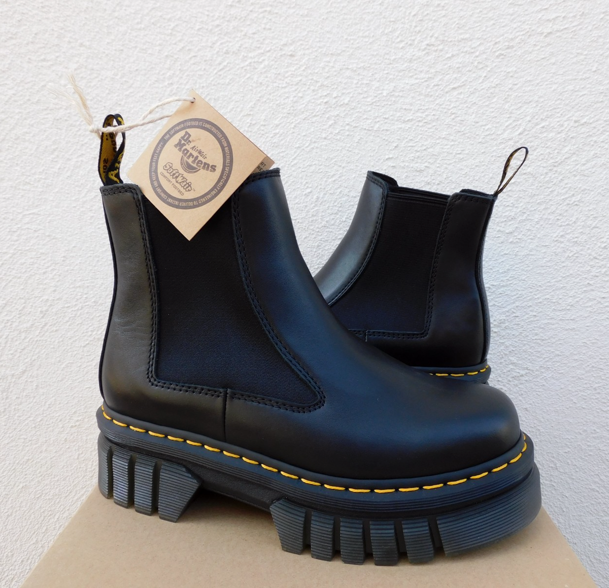 DR. MARTENS BLACK LEATHER AUDRICK CHELSEA PLATFORM BOOTS, WOMEN US